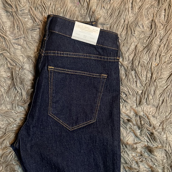 Nice quality dark denim jeans. *NEVER WORN* - Picture 3 of 4
